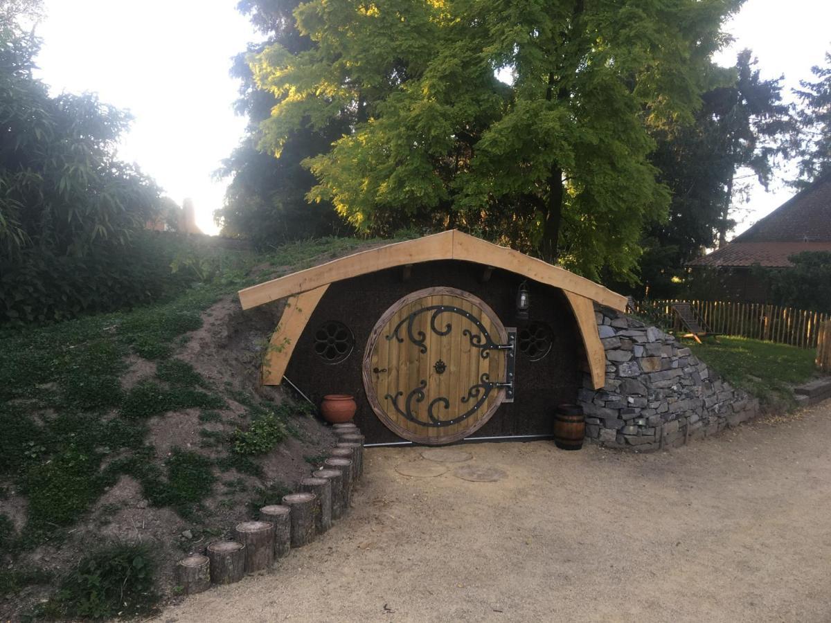 فندق Domaine De Carnin Beloeil المظهر الخارجي الصورة